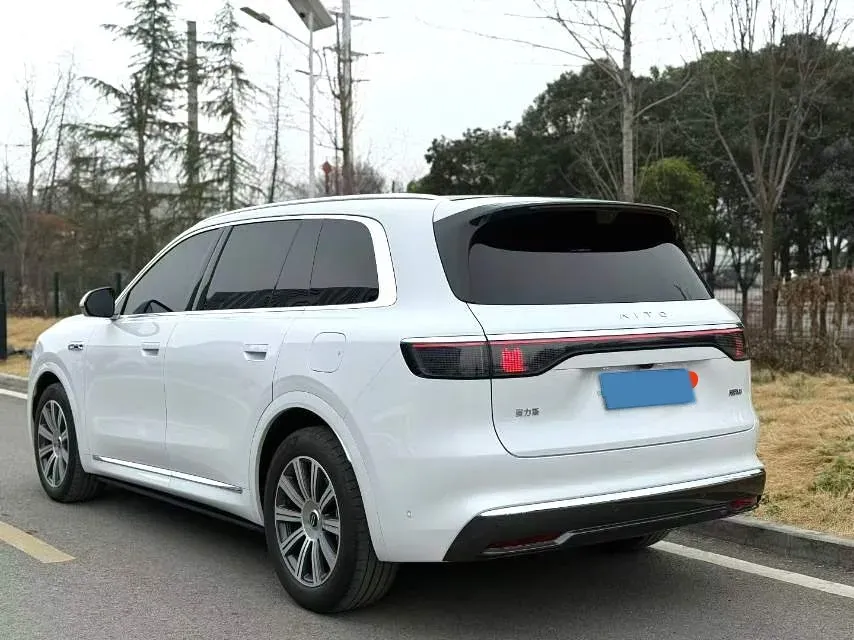 2025 AITO AITO M8 REEV 160HP REEV 53.4KWH,autocango,china used car exporter,china ev exporter,chinese used car exporter,chinese used ev exporter