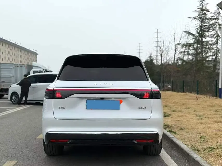 2025 AITO AITO M8 REEV 160HP REEV 53.4KWH,autocango,china used car exporter,china ev exporter,chinese used car exporter,chinese used ev exporter