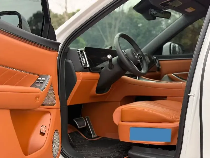 2025 AITO AITO M8 REEV 160HP REEV 53.4KWH,autocango,china used car exporter,china ev exporter,chinese used car exporter,chinese used ev exporter