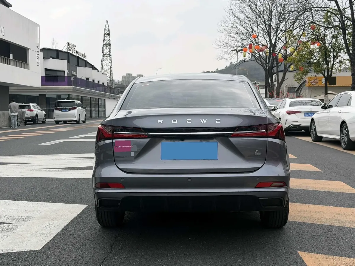 2023 Roewe i5 1.5L 129HP L4 5MT,autocango,china used car exporter,china ev exporter,chinese used car exporter,chinese used ev exporter