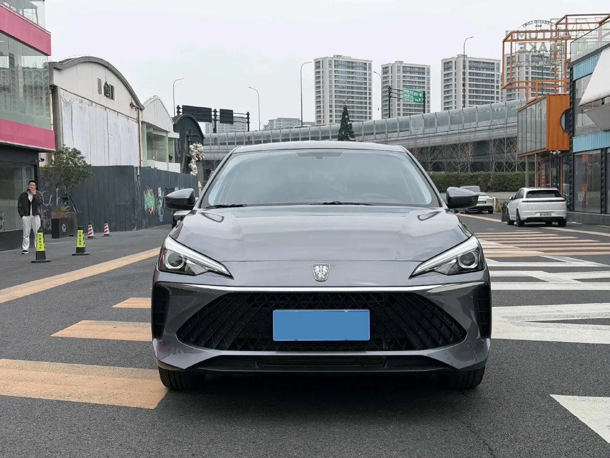 2023 Roewe i5 1.5L 129HP L4 5MT,autocango,china used car exporter,china ev exporter,chinese used car exporter,chinese used ev exporter