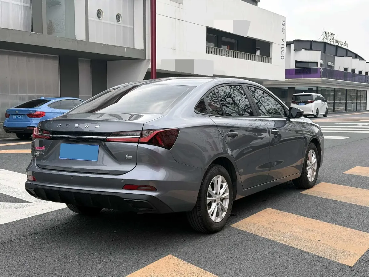 2023 Roewe i5 1.5L 129HP L4 5MT,autocango,china used car exporter,china ev exporter,chinese used car exporter,chinese used ev exporter