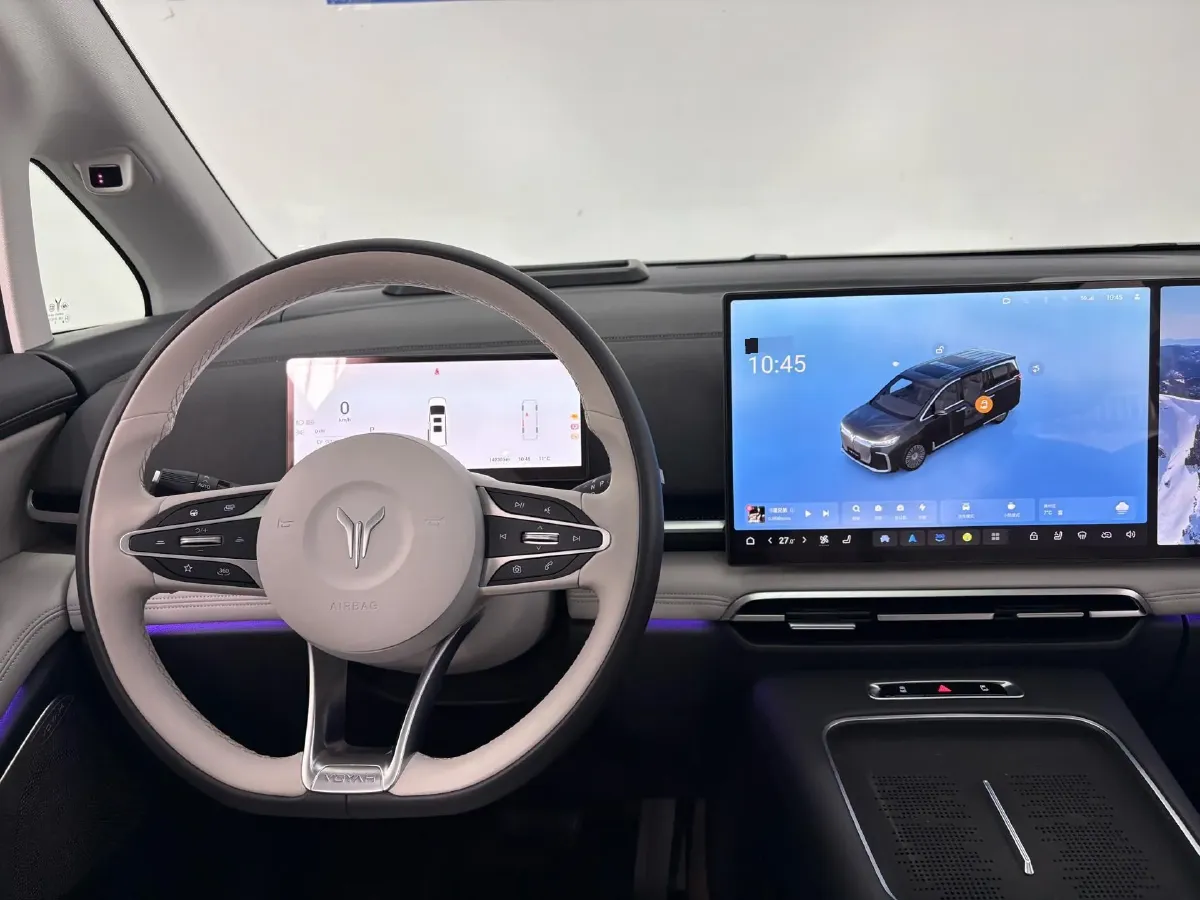 2025 Voyah Dream 1.5T 150HP L4 PHEV 41.7KWH,autocango,china used car exporter,china ev exporter,chinese used car exporter,chinese used ev exporter