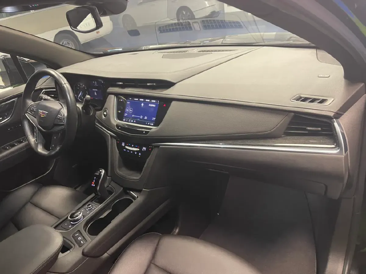 2022 Cadillac XT5 2.0T 237HP L4 9AT,autocango,china used car exporter,china ev exporter,chinese used car exporter,chinese used ev exporter