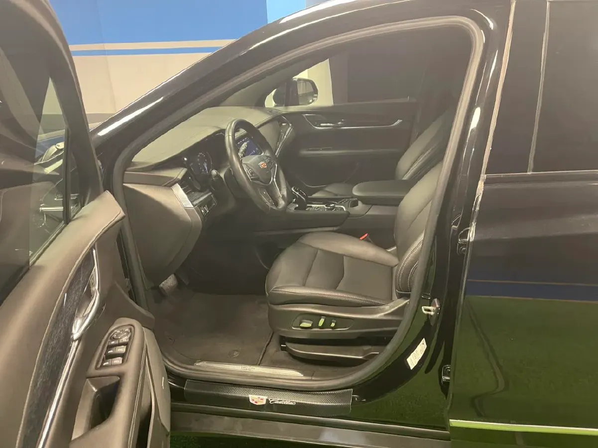 2022 Cadillac XT5 2.0T 237HP L4 9AT,autocango,china used car exporter,china ev exporter,chinese used car exporter,chinese used ev exporter