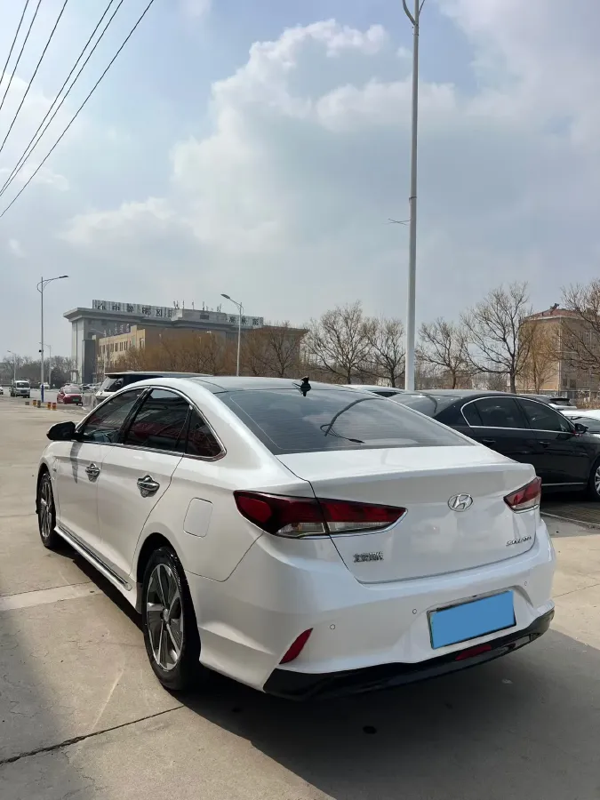 2018 Hyundai Sonata 2.0L 156HP L4 6AT PHEV 12.9KWH,autocango,china used car exporter,china ev exporter,chinese used car exporter,chinese used ev exporter