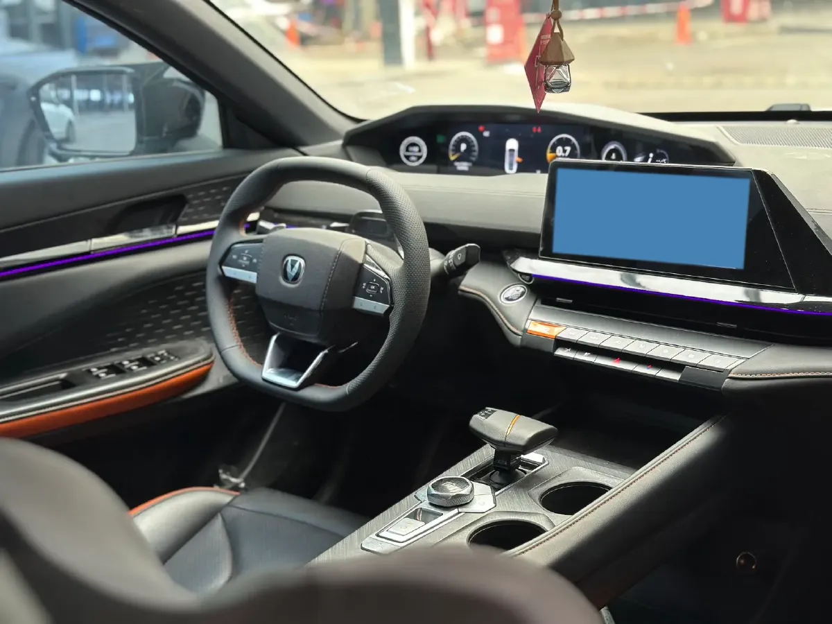 2023 ChangAn UNI-V 1.5T 188HP L4 7DCT,autocango,china used car exporter,china ev exporter,chinese used car exporter,chinese used ev exporter