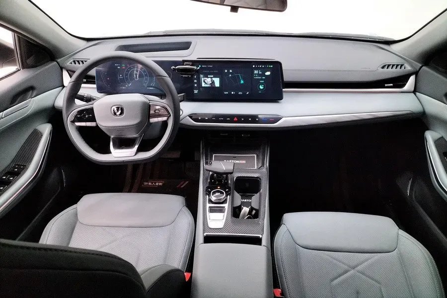 2023 ChangAn Raeton Plus 1.5T 188HP L4 7DCT,autocango,china used car exporter,china ev exporter,chinese used car exporter,chinese used ev exporter