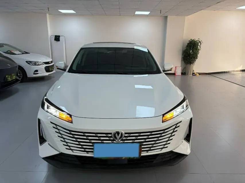 2025 ChangAn Eado 1.5T 192HP L4 7DCT,autocango,china used car exporter,china ev exporter,chinese used car exporter,chinese used ev exporter