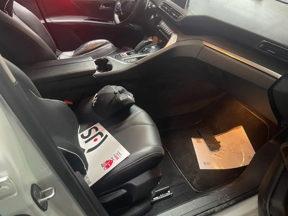 2021 Peugeot 4008 1.6T 200HP L4 8AT PHEV 13KWH,autocango,china used car exporter,china ev exporter,chinese used car exporter,chinese used ev exporter