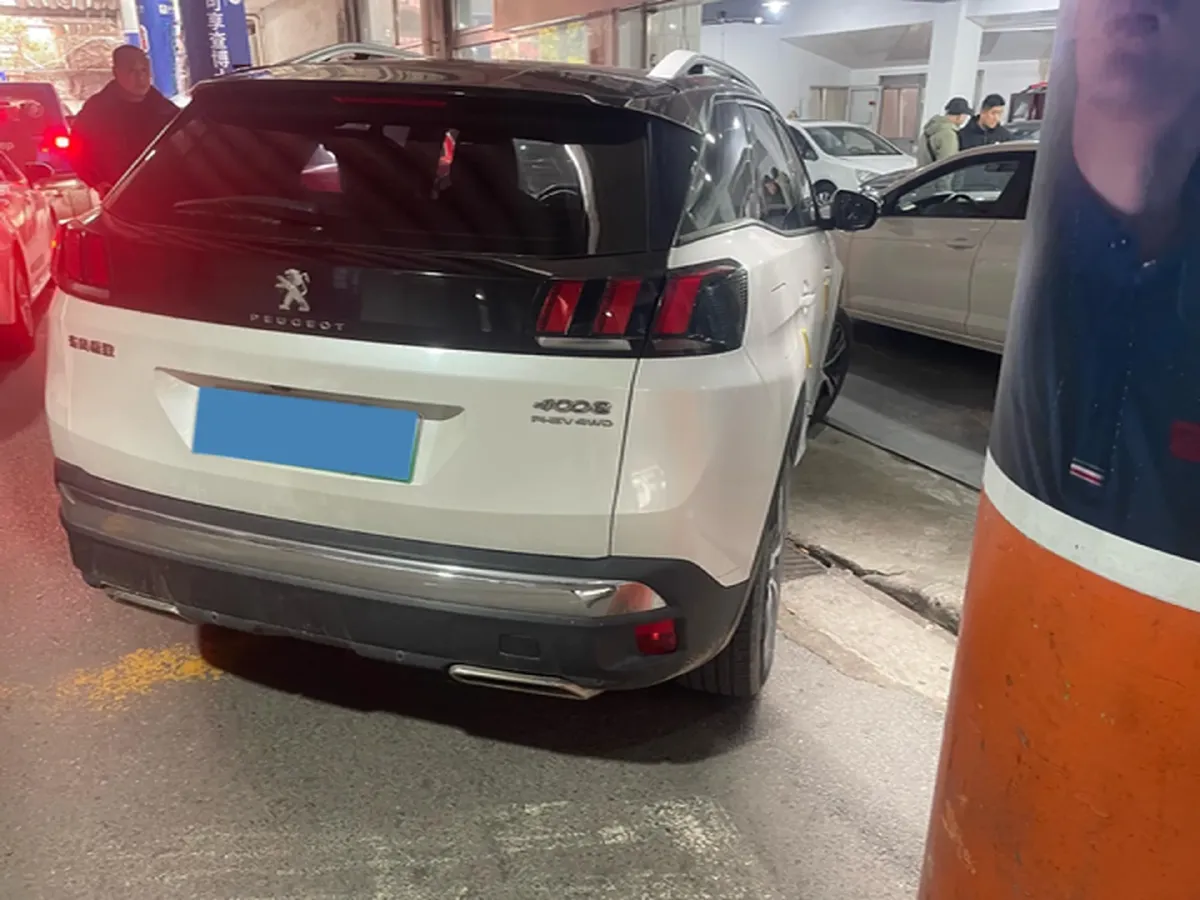 2021 Peugeot 4008 1.6T 200HP L4 8AT PHEV 13KWH,autocango,china used car exporter,china ev exporter,chinese used car exporter,chinese used ev exporter