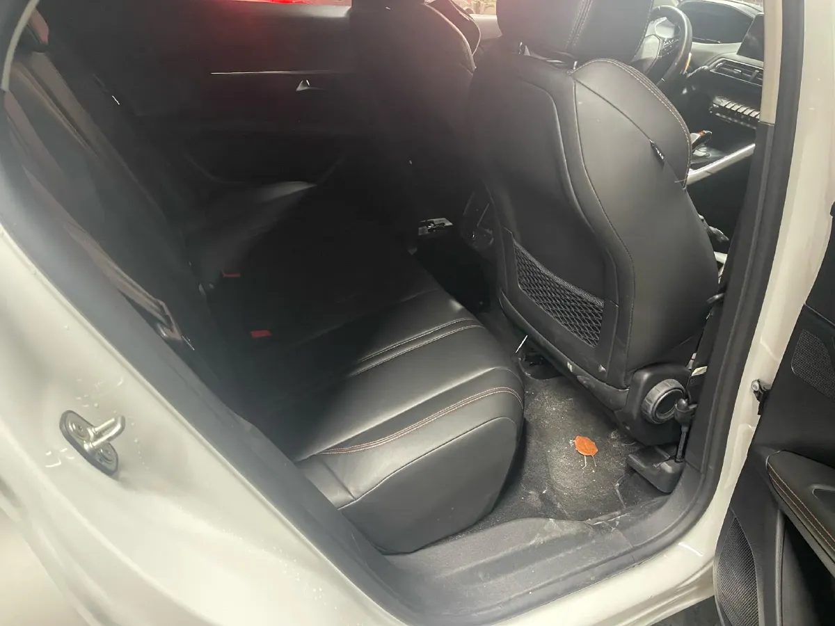 2021 Peugeot 4008 1.6T 200HP L4 8AT PHEV 13KWH,autocango,china used car exporter,china ev exporter,chinese used car exporter,chinese used ev exporter