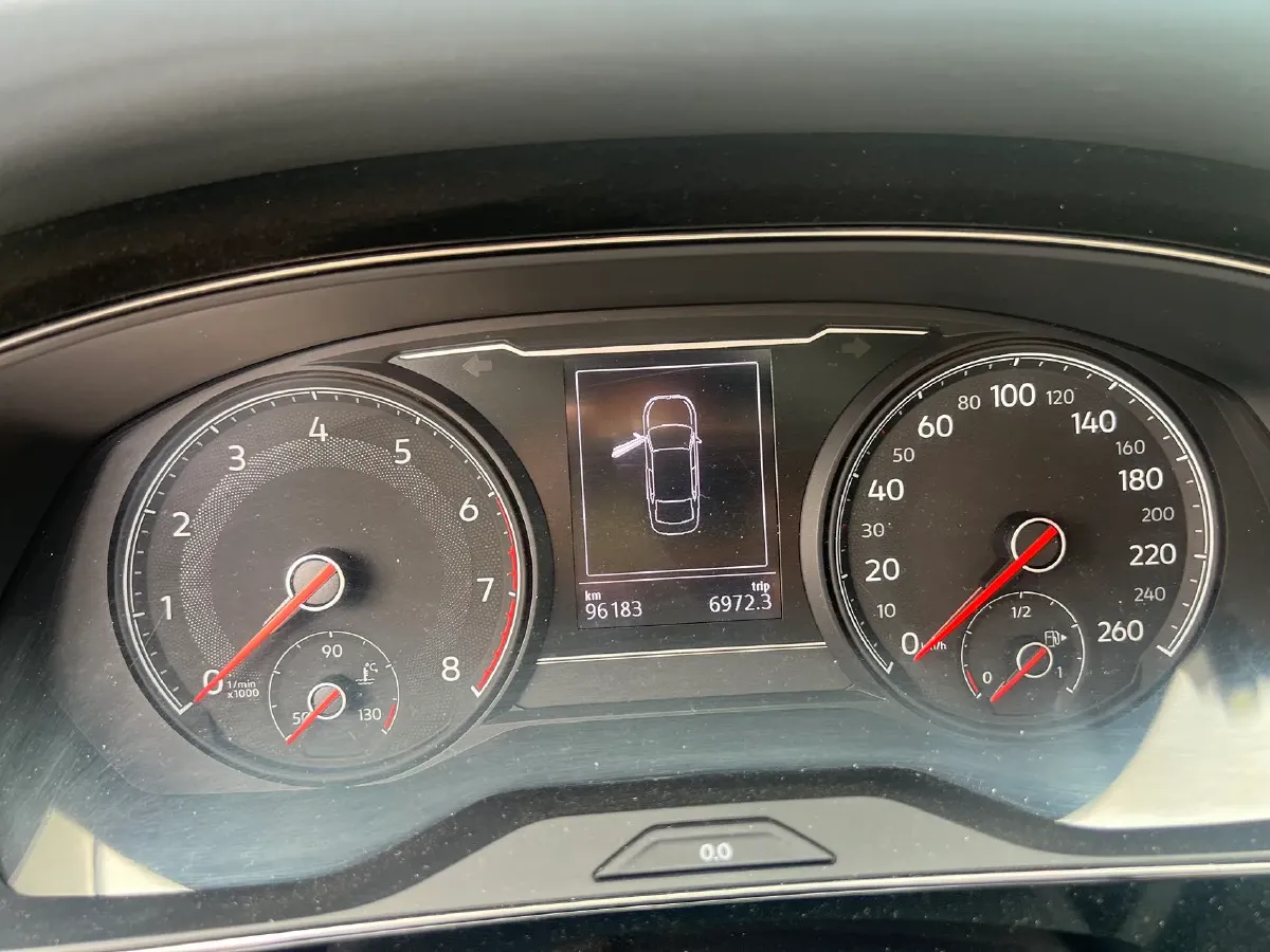 2021 Volkswagen Passat 2.0T 186HP L4 7DCT,autocango,china used car exporter,china ev exporter,chinese used car exporter,chinese used ev exporter