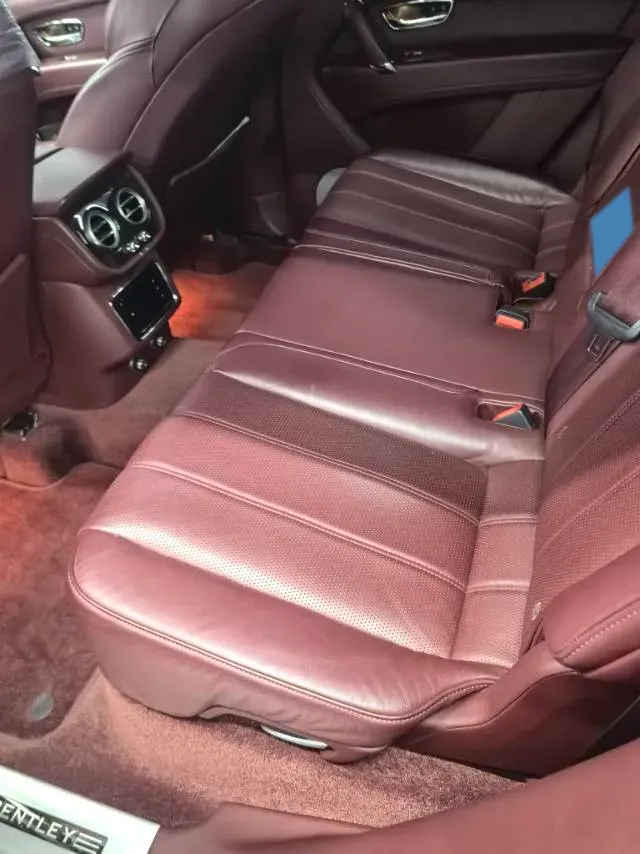 2018 Bentley Bentayga 4.0T 550HP V8 8AT,autocango,china used car exporter,china ev exporter,chinese used car exporter,chinese used ev exporter