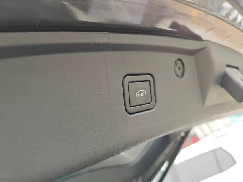 2022 ChangAn CS75 Plus 1.5T 188HP L4 8AT,autocango,china used car exporter,china ev exporter,chinese used car exporter,chinese used ev exporter