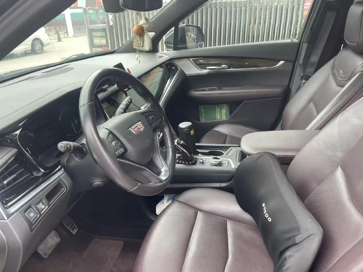 2020 Cadillac XT6 2.0T 237HP L4 9AT,autocango,china used car exporter,china ev exporter,chinese used car exporter,chinese used ev exporter