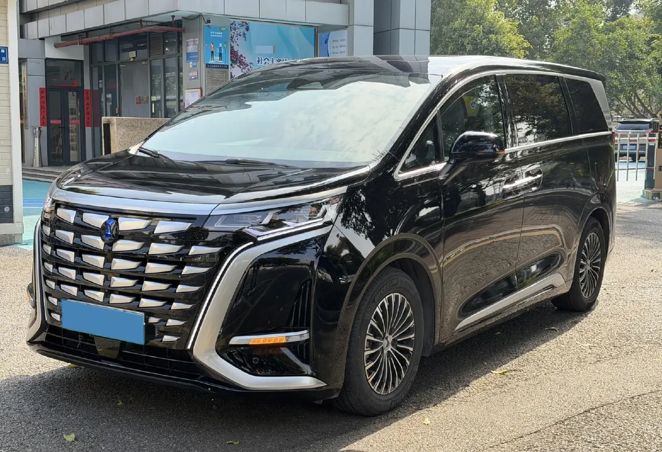 2022 HongQi HS7 3.0T 337HP V6 8AT,autocango,china used car exporter,china ev exporter,chinese used car exporter,chinese used ev exporter