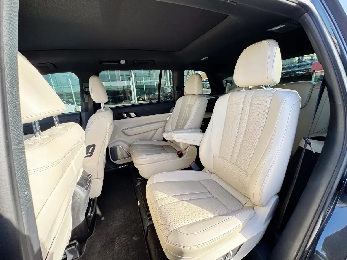 2020 Li ONE Range Extended 131HP REEV 40.5KWH,autocango,china used car exporter,china ev exporter,chinese used car exporter,chinese used ev exporter