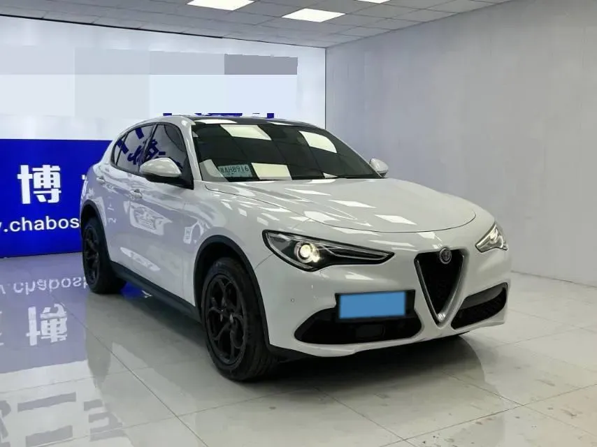 2017 Jaguar XE 2.0T 240HP L4 8AT,autocango,china used car exporter,china ev exporter,chinese used car exporter,chinese used ev exporter