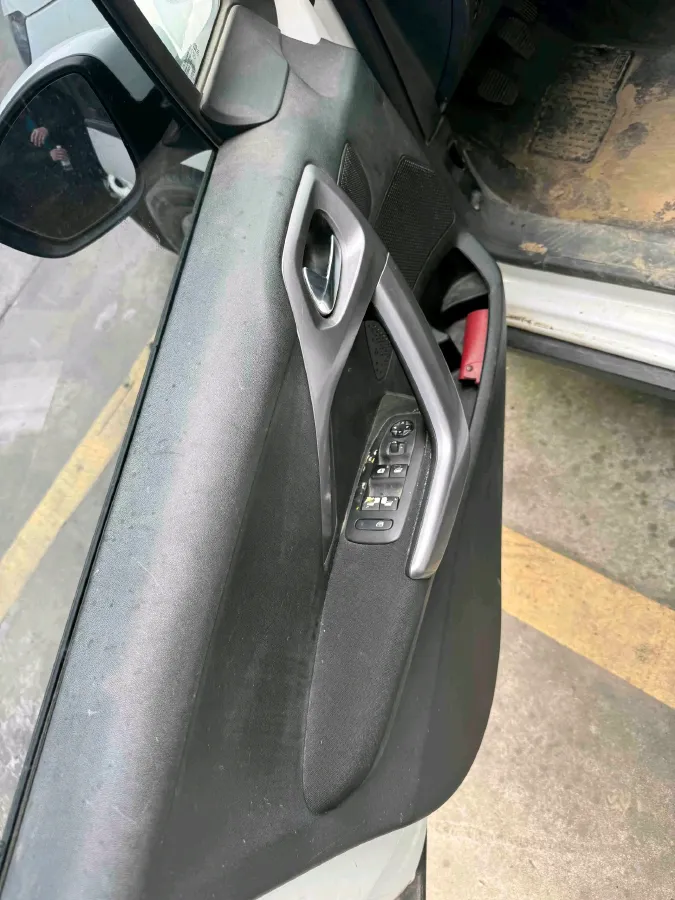 2014 Peugeot 2008 1.6L 117HP L4 5MT,autocango,china used car exporter,china ev exporter,chinese used car exporter,chinese used ev exporter