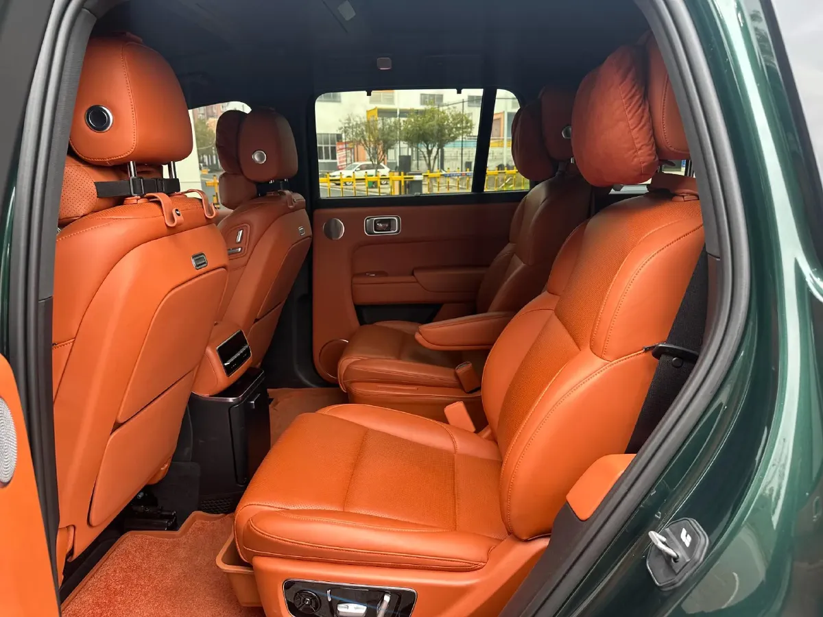 2023 Li L8 Range Extended 154HP REEV 40.9KWH,autocango,china used car exporter,china ev exporter,chinese used car exporter,chinese used ev exporter