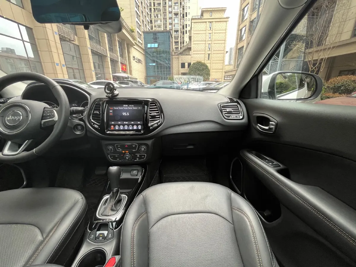 2020 Jeep Compass 1.3T 173HP L4 7DCT,autocango,china used car exporter,china ev exporter,chinese used car exporter,chinese used ev exporter