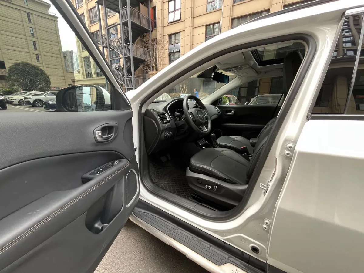 2020 Jeep Compass 1.3T 173HP L4 7DCT,autocango,china used car exporter,china ev exporter,chinese used car exporter,chinese used ev exporter