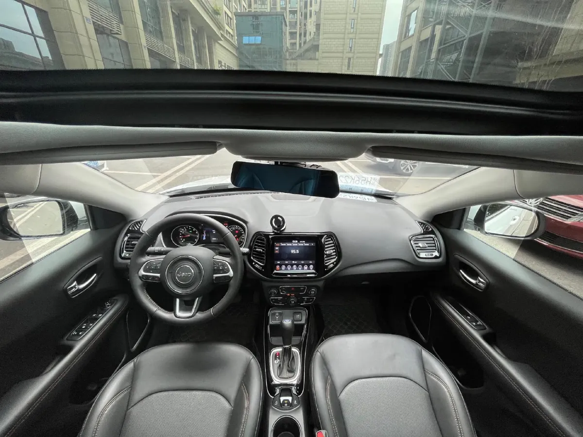 2020 Jeep Compass 1.3T 173HP L4 7DCT,autocango,china used car exporter,china ev exporter,chinese used car exporter,chinese used ev exporter