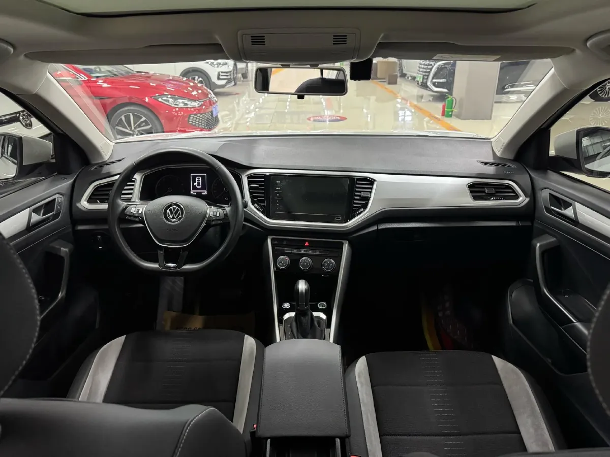 2022 Volkswagen T-Roc 1.4T 150HP L4 7DCT,autocango,china used car exporter,china ev exporter,chinese used car exporter,chinese used ev exporter