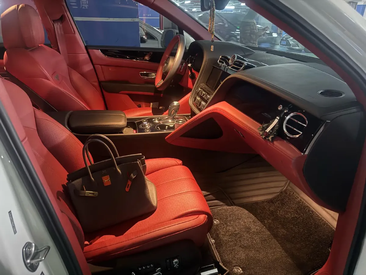 2021 Bentley Bentayga 4.0T 550HP V8 8AT,autocango,china used car exporter,china ev exporter,chinese used car exporter,chinese used ev exporter