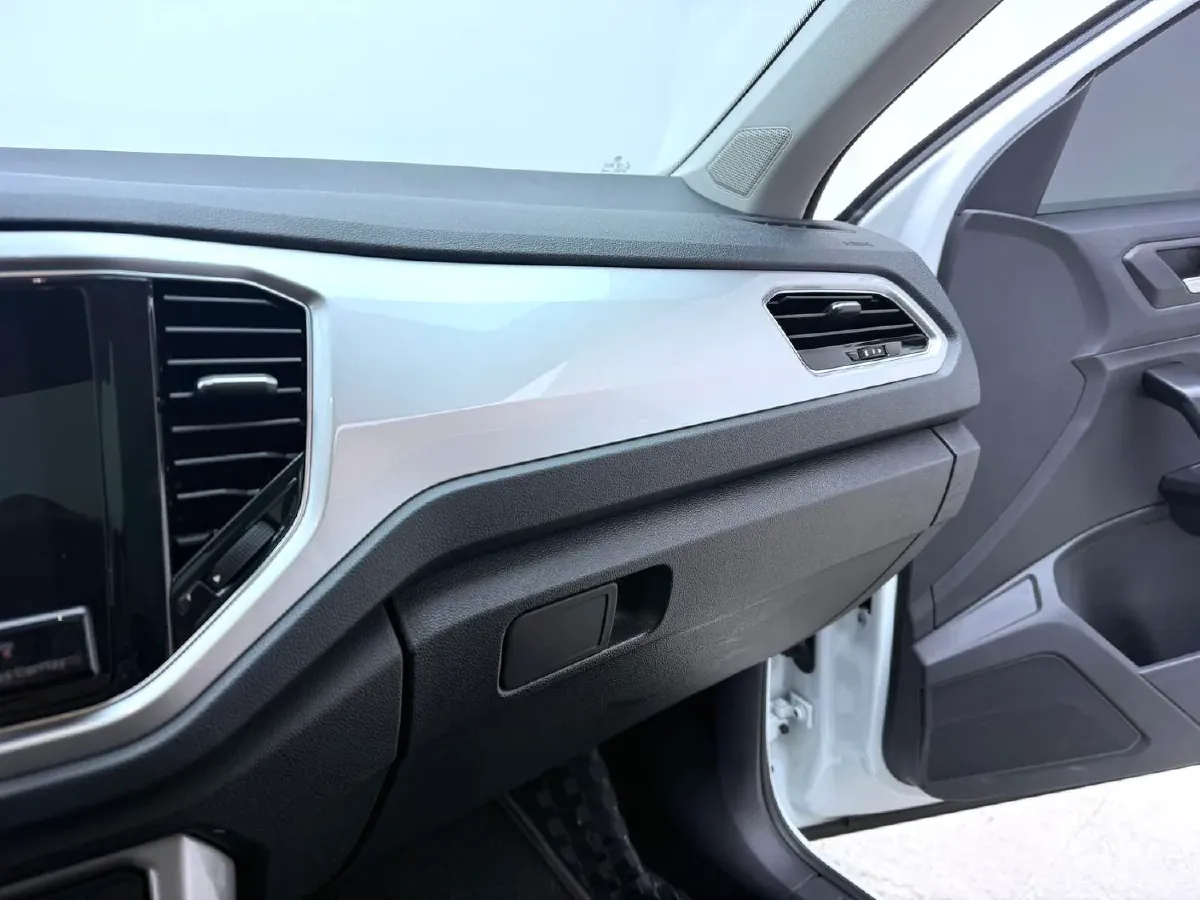 2021 Volkswagen T-Roc 1.4T 150HP L4 7DCT,autocango,china used car exporter,china ev exporter,chinese used car exporter,chinese used ev exporter