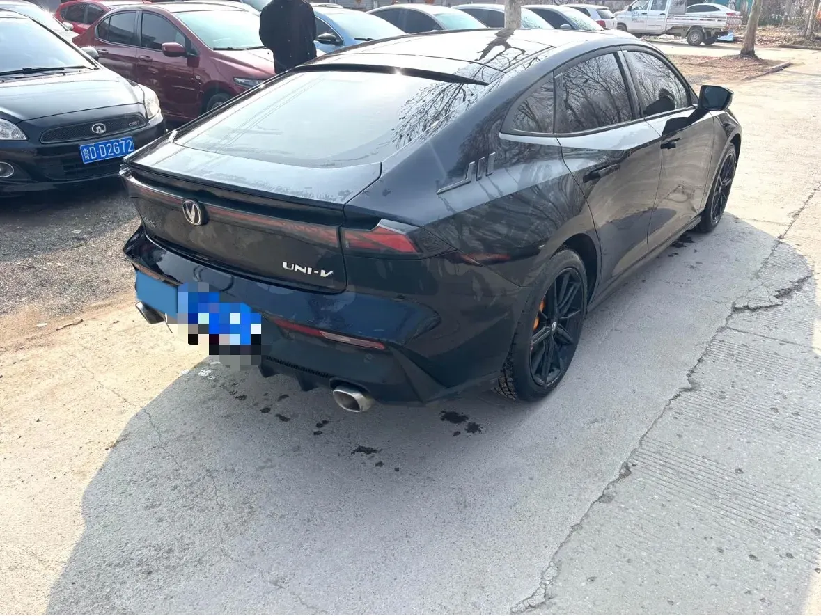 2023 ChangAn UNI-V 1.5T 188HP L4 7DCT,autocango,china used car exporter,china ev exporter,chinese used car exporter,chinese used ev exporter