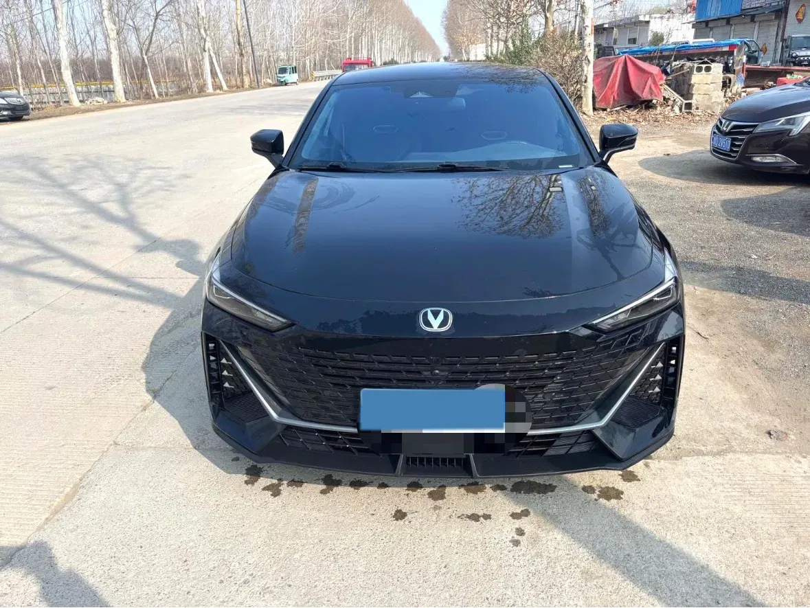 2023 ChangAn UNI-V 1.5T 188HP L4 7DCT,autocango,china used car exporter,china ev exporter,chinese used car exporter,chinese used ev exporter