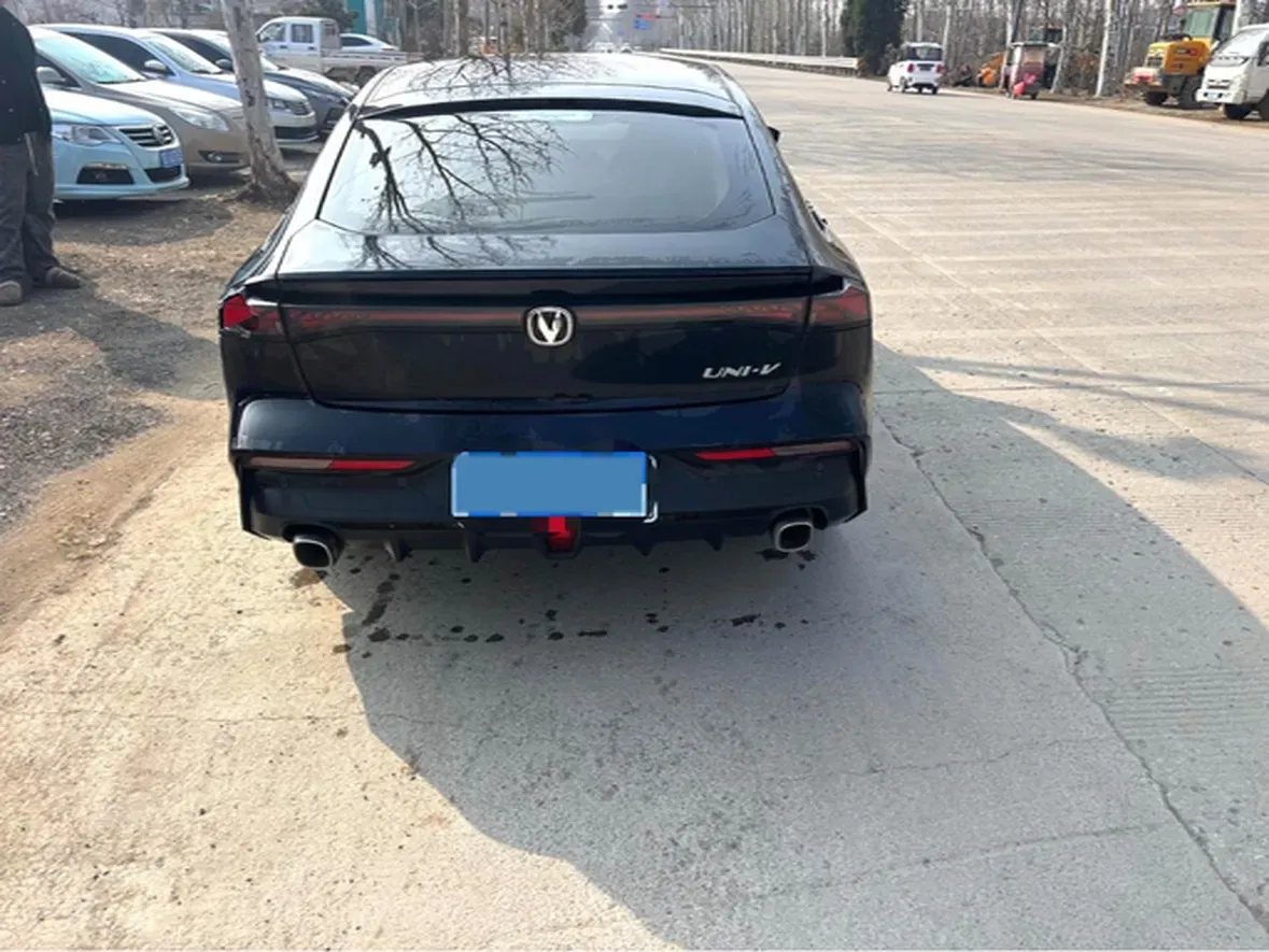 2023 ChangAn UNI-V 1.5T 188HP L4 7DCT,autocango,china used car exporter,china ev exporter,chinese used car exporter,chinese used ev exporter