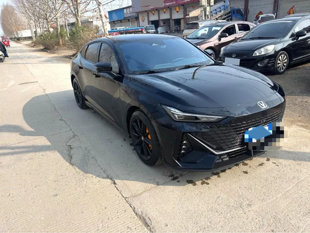 2023 ChangAn UNI-V 1.5T 188HP L4 7DCT,autocango,china used car exporter,china ev exporter,chinese used car exporter,chinese used ev exporter