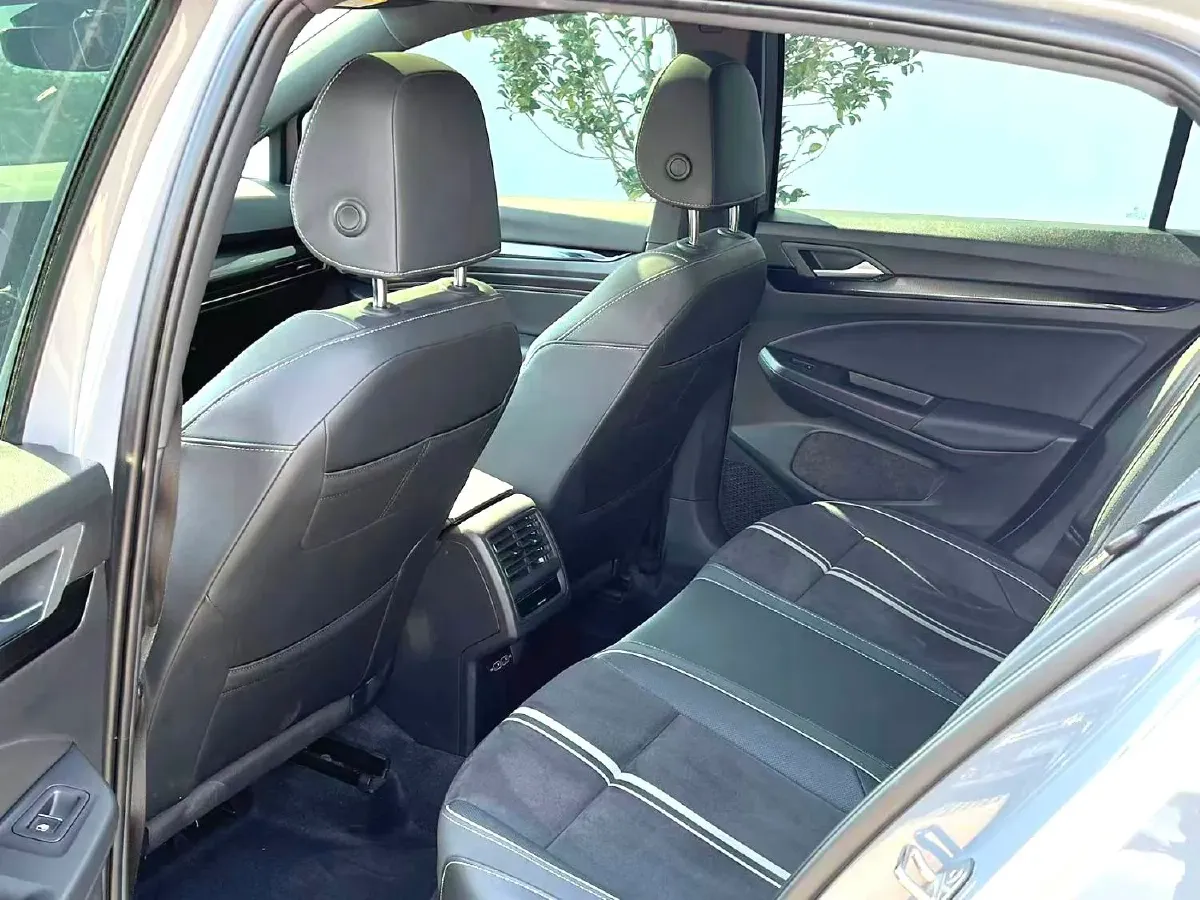 2023 Volkswagen Golf 1.4T 150HP L4 7DCT,autocango,china used car exporter,china ev exporter,chinese used car exporter,chinese used ev exporter