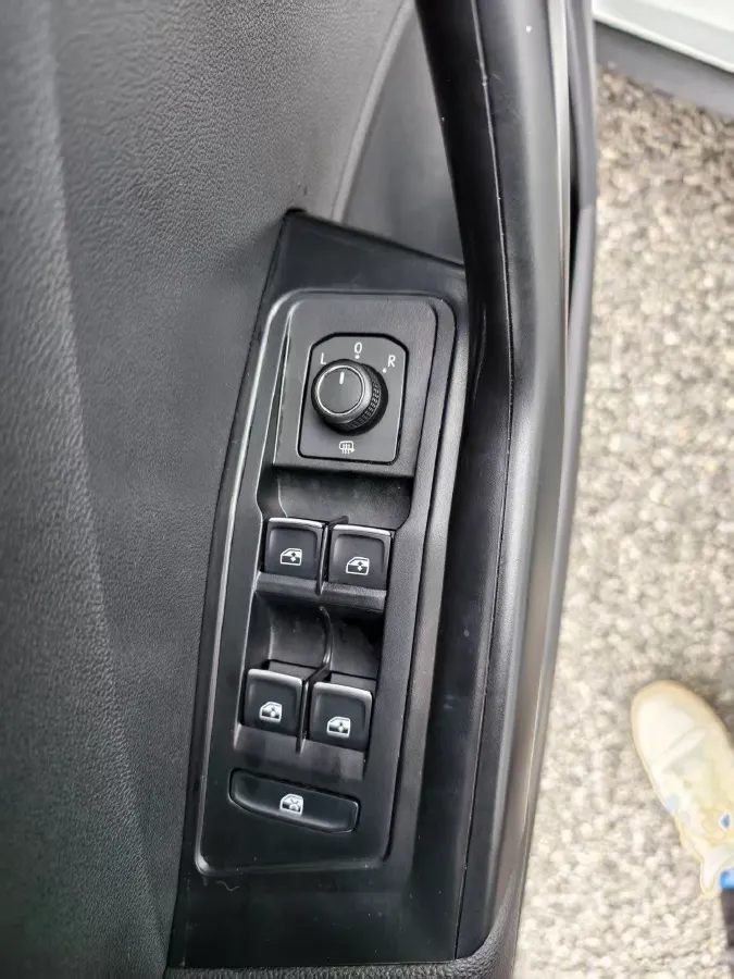 2021 Volkswagen T-Roc 1.4T 150HP L4 7DCT,autocango,china used car exporter,china ev exporter,chinese used car exporter,chinese used ev exporter