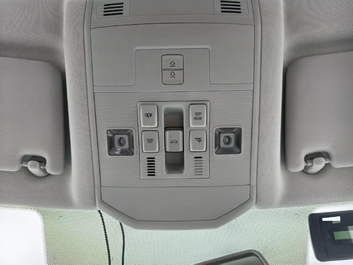 2021 Volkswagen T-Roc 1.4T 150HP L4 7DCT,autocango,china used car exporter,china ev exporter,chinese used car exporter,chinese used ev exporter