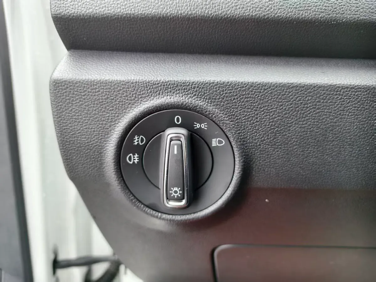 2021 Volkswagen T-Roc 1.4T 150HP L4 7DCT,autocango,china used car exporter,china ev exporter,chinese used car exporter,chinese used ev exporter