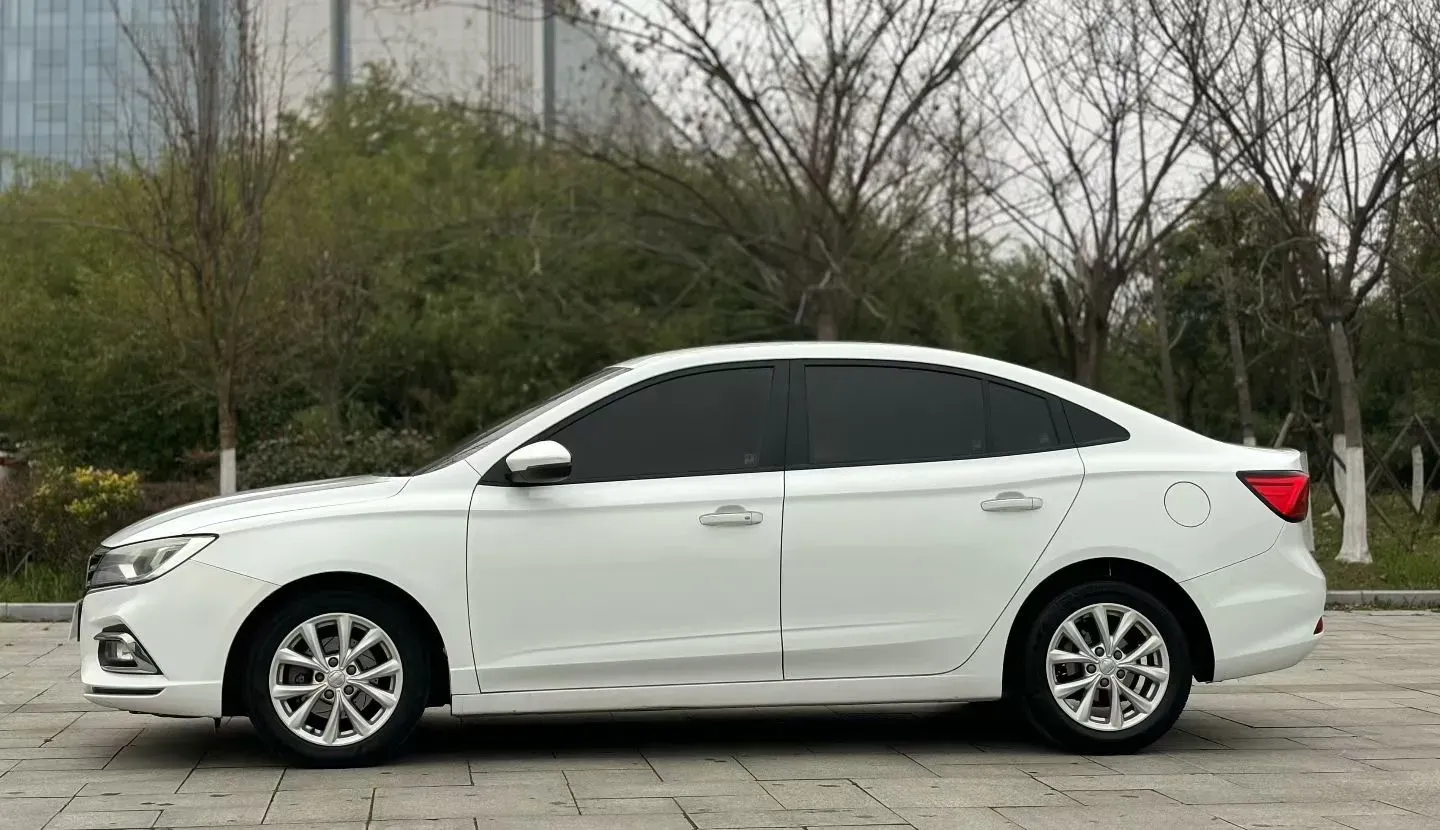 2020 Roewe i5 1.5L 120HP L4 5MT,autocango,china used car exporter,china ev exporter,chinese used car exporter,chinese used ev exporter