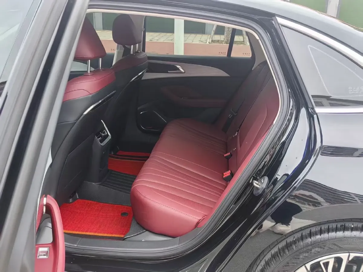 2025 HongQi H5 1.5T 169HP L4 1DHT Hybrid,autocango,china used car exporter,china ev exporter,chinese used car exporter,chinese used ev exporter