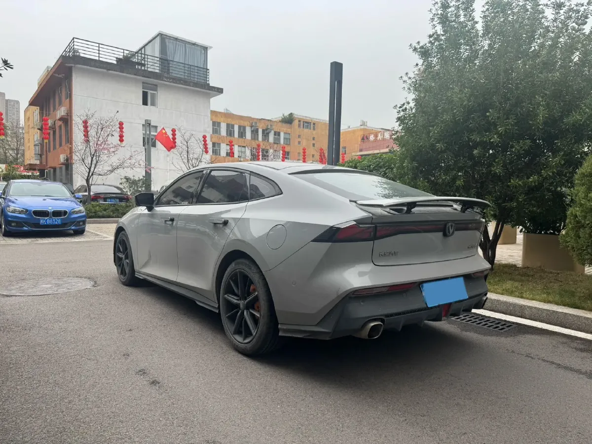 2022 ChangAn UNI-V 1.5T 188HP L4 7DCT,autocango,china used car exporter,china ev exporter,chinese used car exporter,chinese used ev exporter