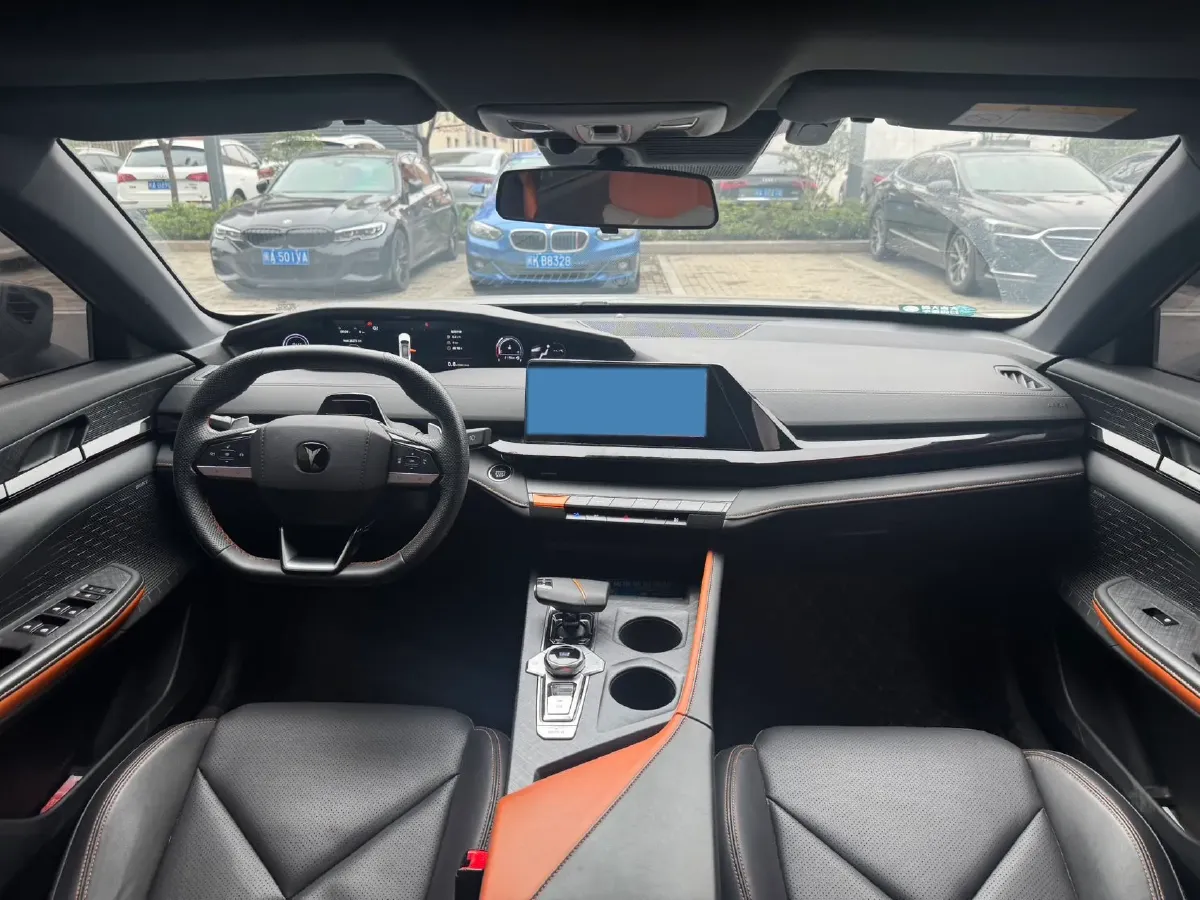 2022 ChangAn UNI-V 1.5T 188HP L4 7DCT,autocango,china used car exporter,china ev exporter,chinese used car exporter,chinese used ev exporter