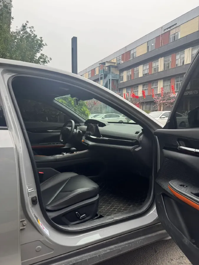 2022 ChangAn UNI-V 1.5T 188HP L4 7DCT,autocango,china used car exporter,china ev exporter,chinese used car exporter,chinese used ev exporter