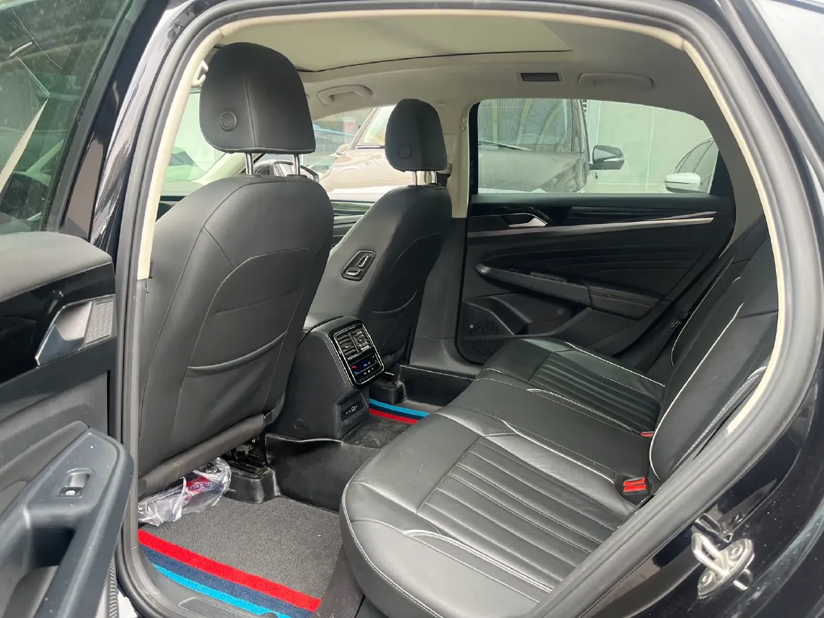 2023 Volkswagen Passat 2.0T 186HP L4 7DCT,autocango,china used car exporter,china ev exporter,chinese used car exporter,chinese used ev exporter