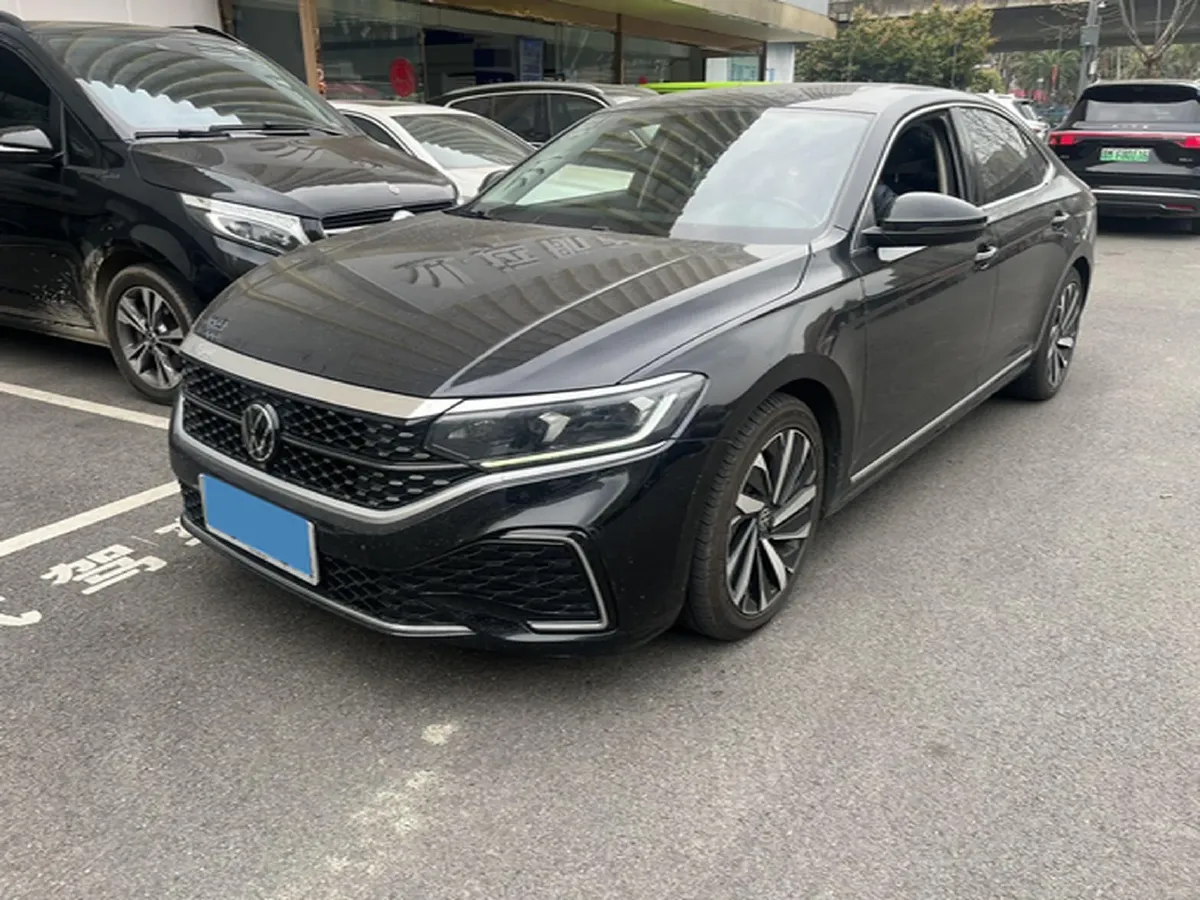 2023 Volkswagen Passat 2.0T 186HP L4 7DCT,autocango,china used car exporter,china ev exporter,chinese used car exporter,chinese used ev exporter