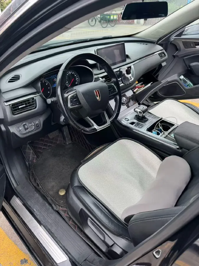 2020 HongQi H5 1.5T 169HP L4 7DCT,autocango,china used car exporter,china ev exporter,chinese used car exporter,chinese used ev exporter