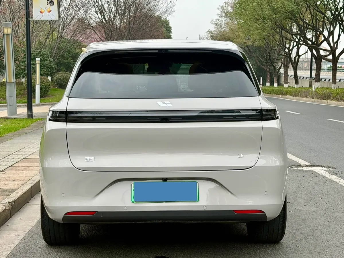 2025 Li L6 Range Extended 154HP L4 REEV,autocango,china used car exporter,china ev exporter,chinese used car exporter,chinese used ev exporter