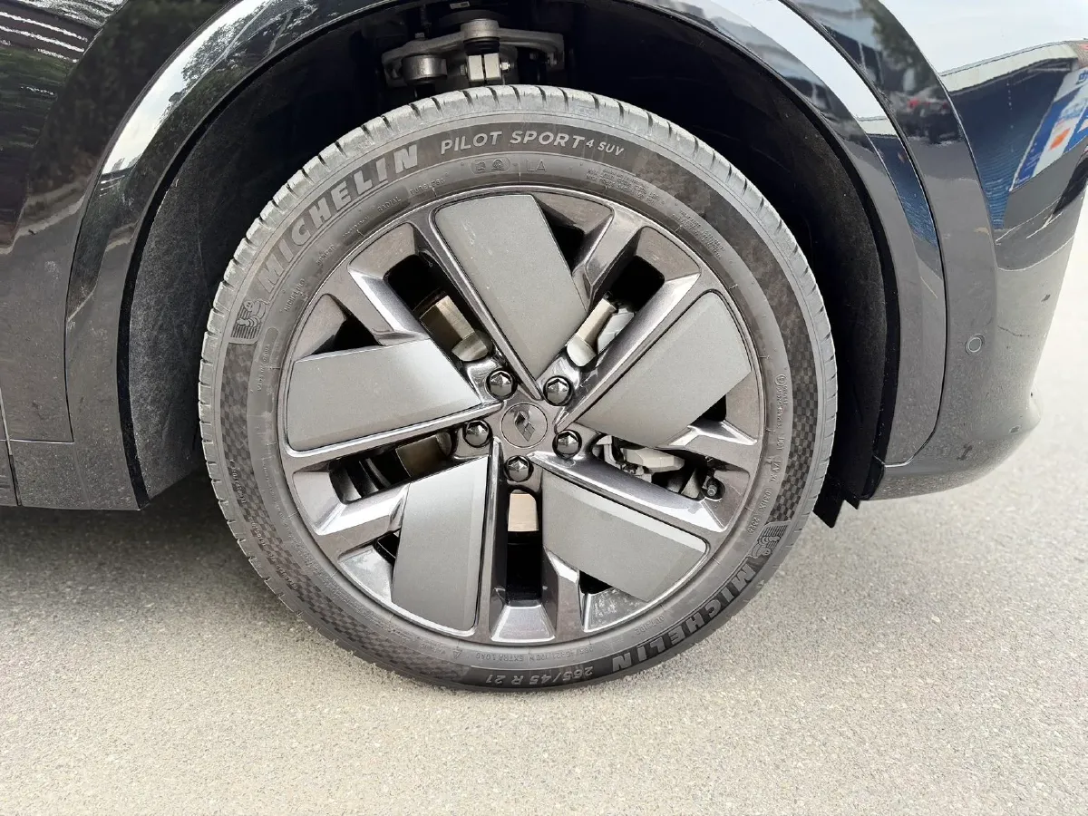 2025 Li L7 Range Extended 154HP REEV,autocango,china used car exporter,china ev exporter,chinese used car exporter,chinese used ev exporter