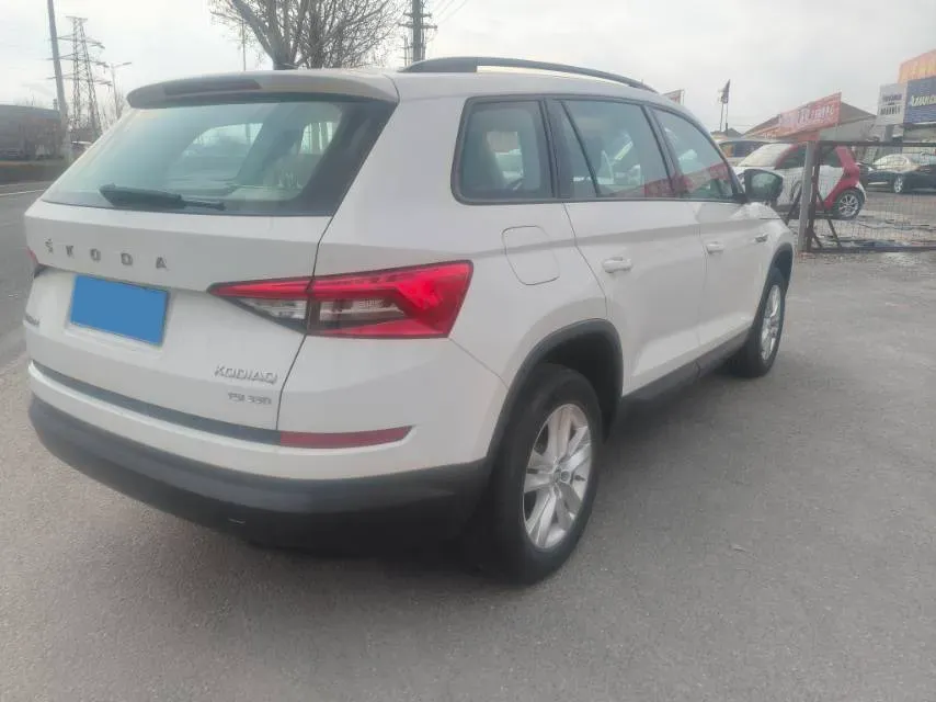 2019 Buick EnvisionPlus 1.5T 169HP L4 7DCT,autocango,china used car exporter,china ev exporter,chinese used car exporter,chinese used ev exporter